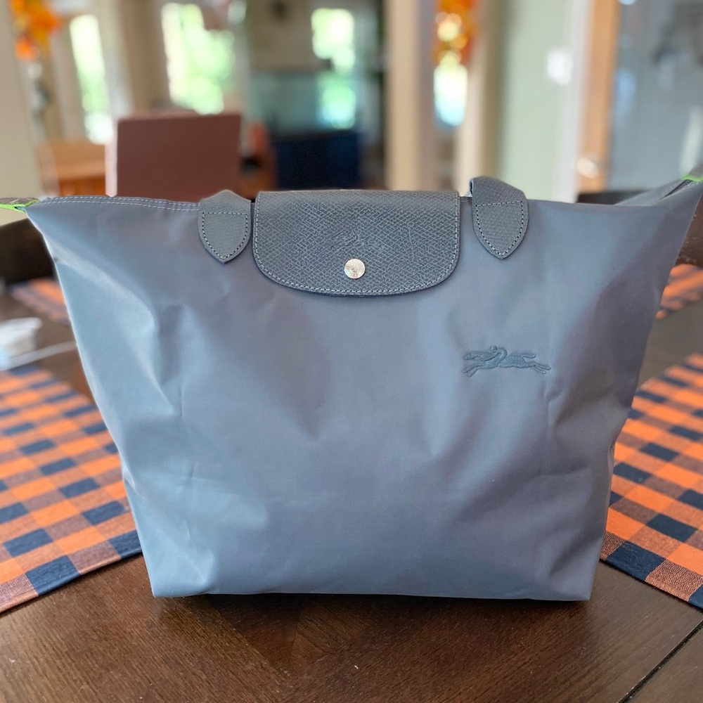 Longchamp Le Pliage Green
Recycled Canvas
Large Shoulder Tote in Graphite (Gray)